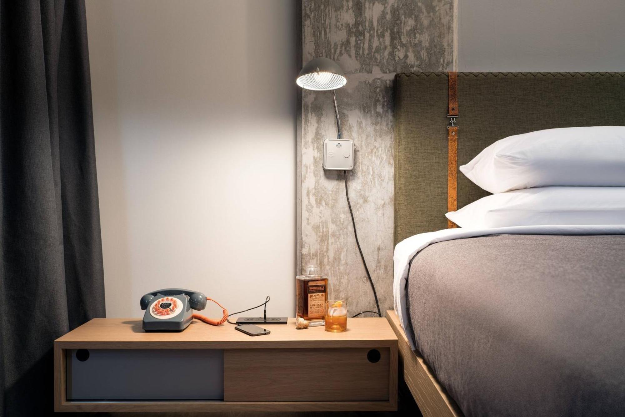 Отель Moxy Seattle Downtown Экстерьер фото